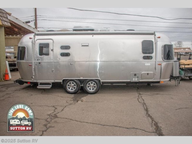 2023 Flying Cloud Airstream  25FB by Airstream from Sutton RV in Eugene, Oregon