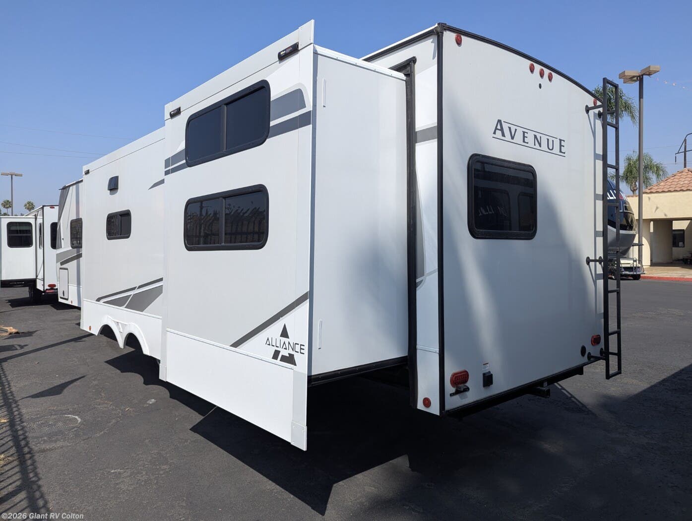 New 2025 Alliance RV Avenue 333BH available in Colton, California
