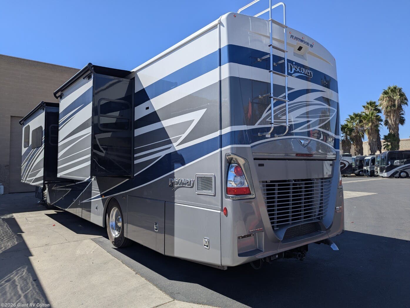 New 2026 Fleetwood Discovery 38W available in Colton, California