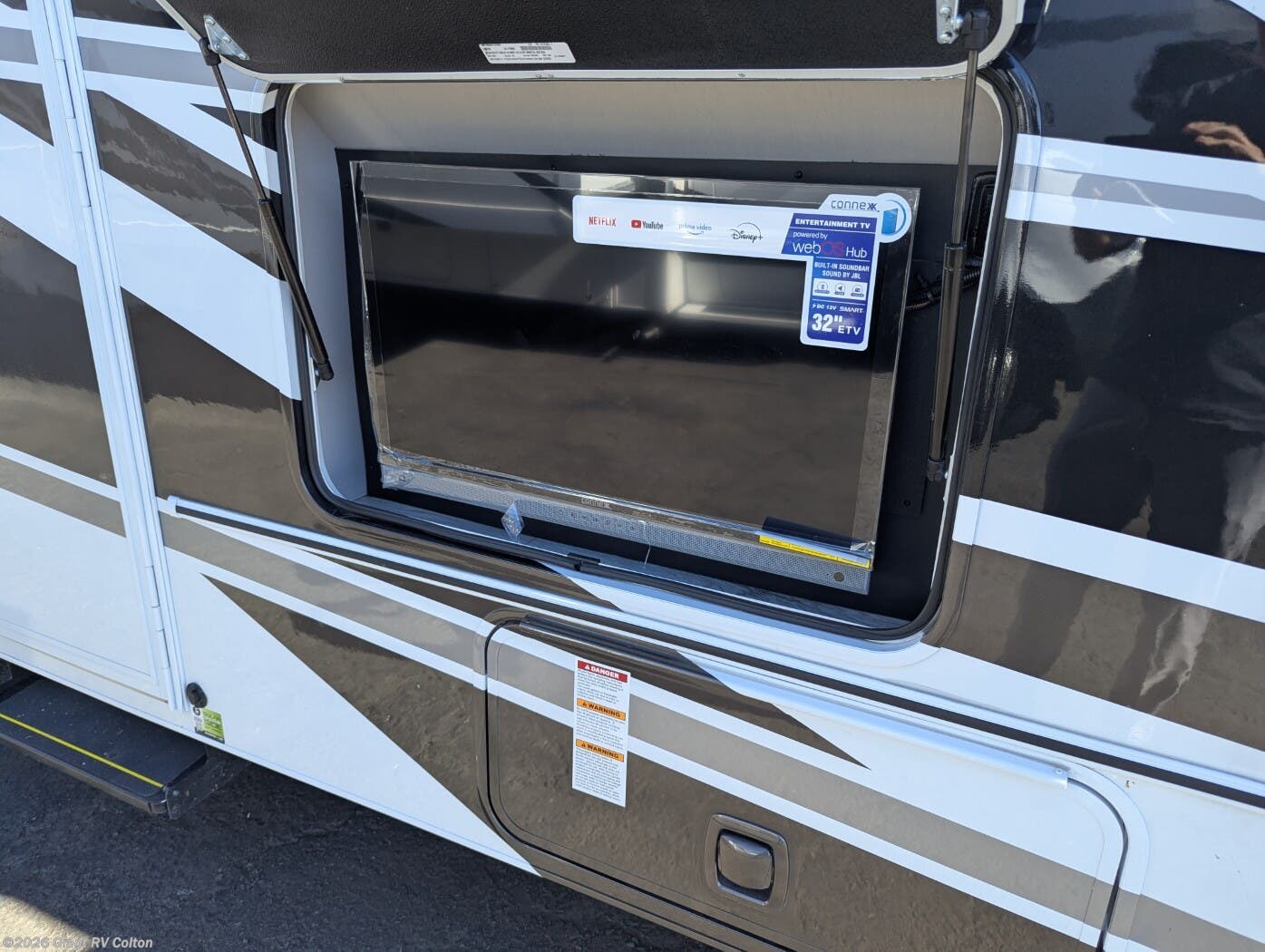 New 2026 Coachmen Entourage 320LV available in Colton, California