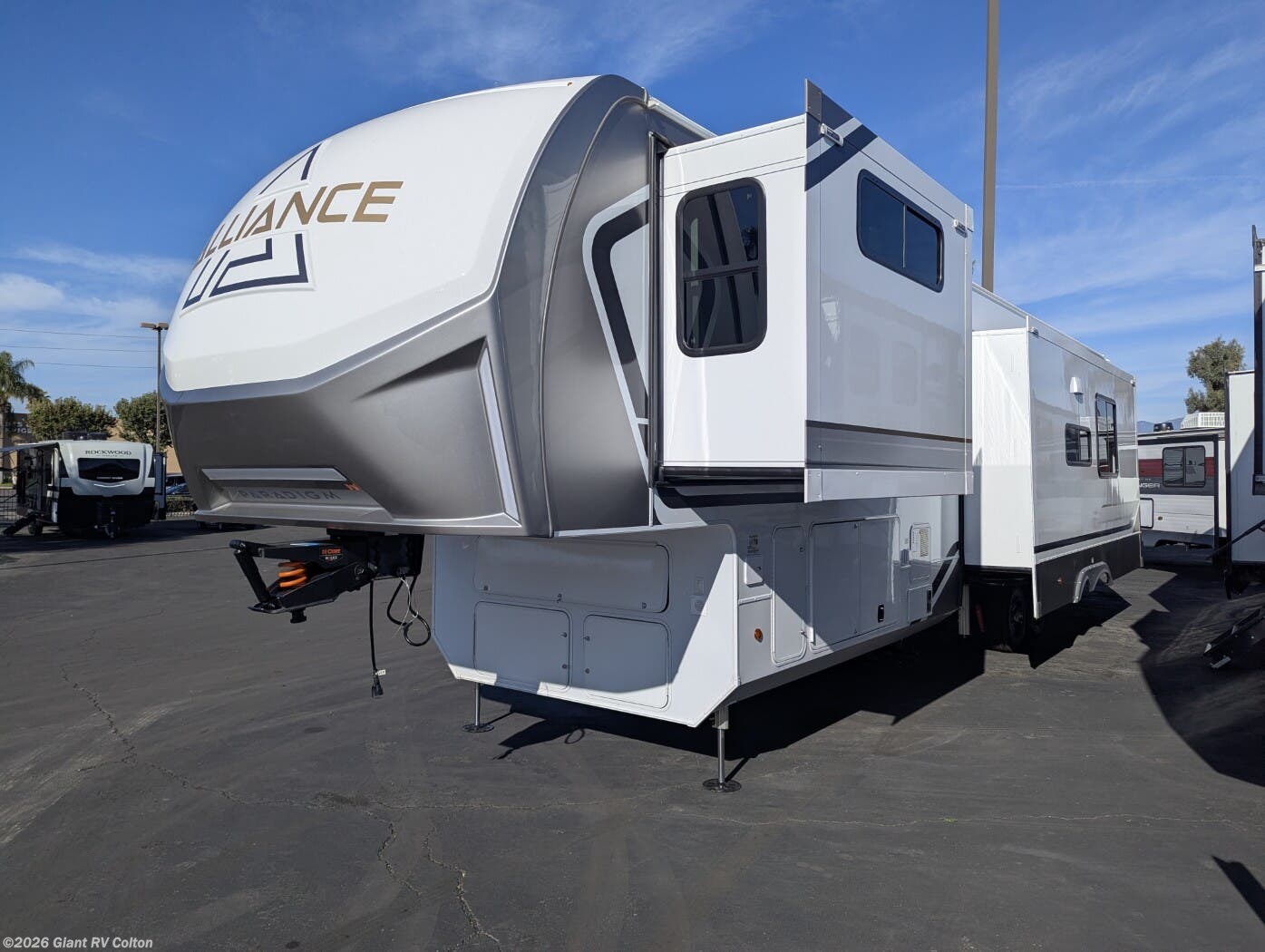 New 2026 Alliance RV Paradigm 388SP available in Colton, California