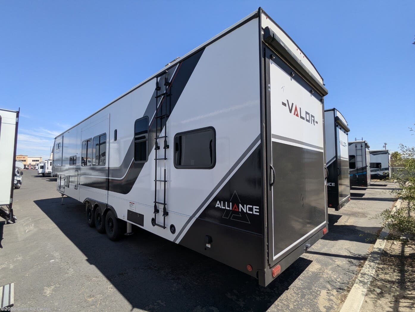 New 2025 Alliance RV Valor 44V14 available in Colton, California