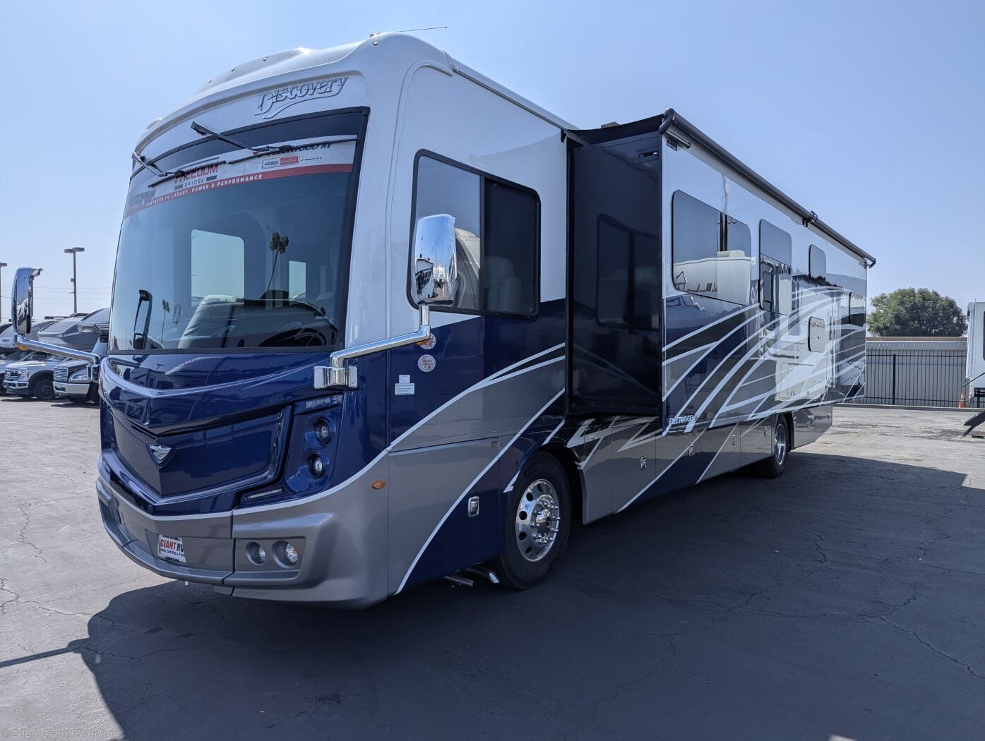 New 2026 Fleetwood Discovery 38N available in Colton, California