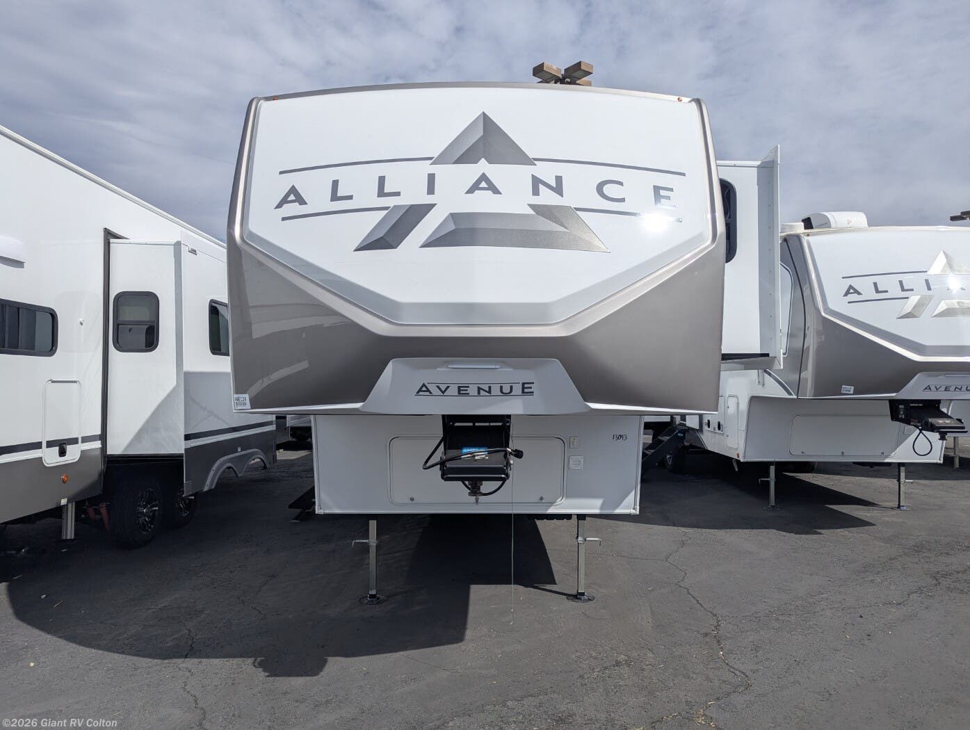 2026 Avenue 32RLS by Alliance RV from Giant RV in Colton, California