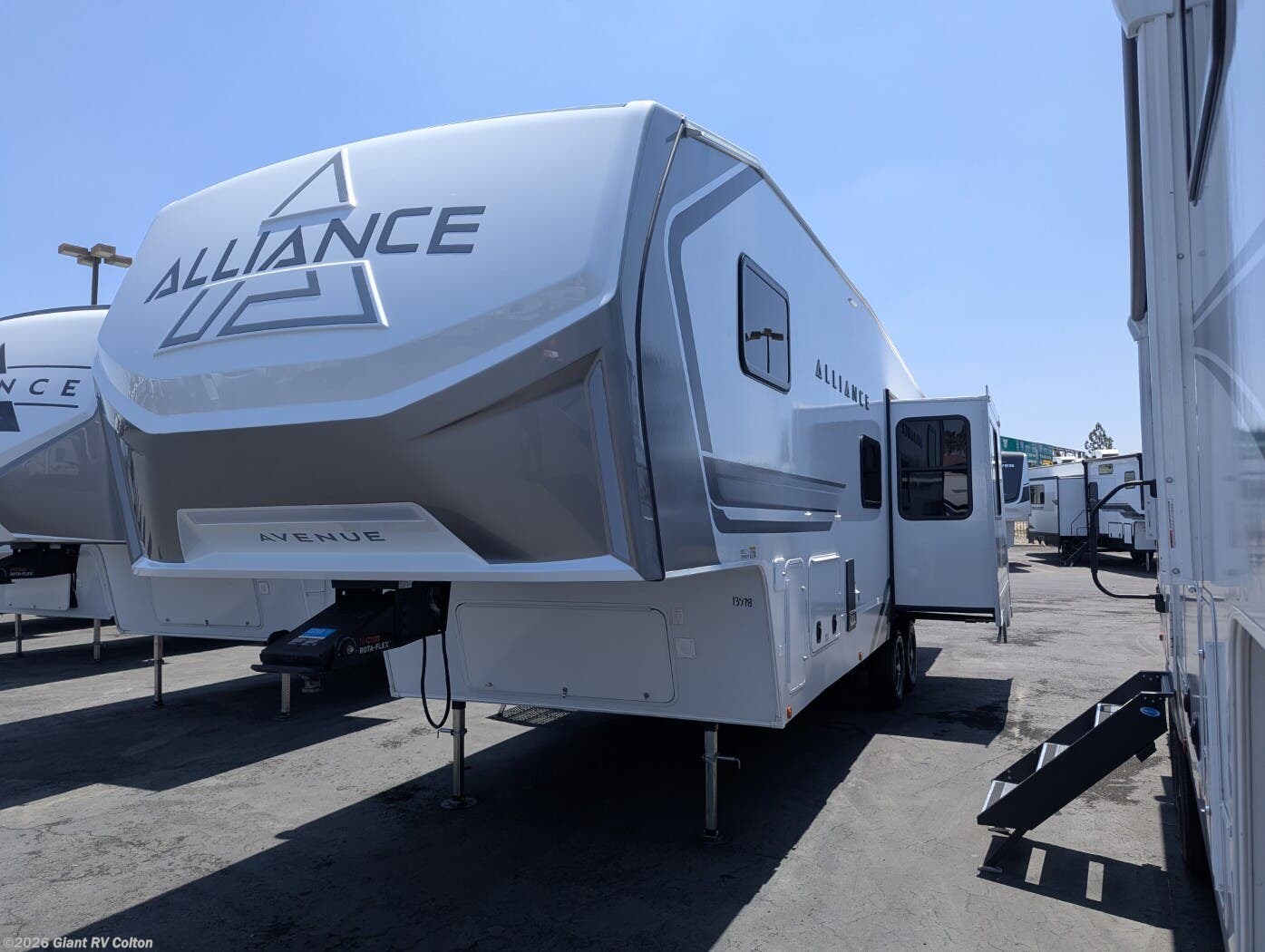 New 2027 Alliance RV Avenue 29BH available in Colton, California