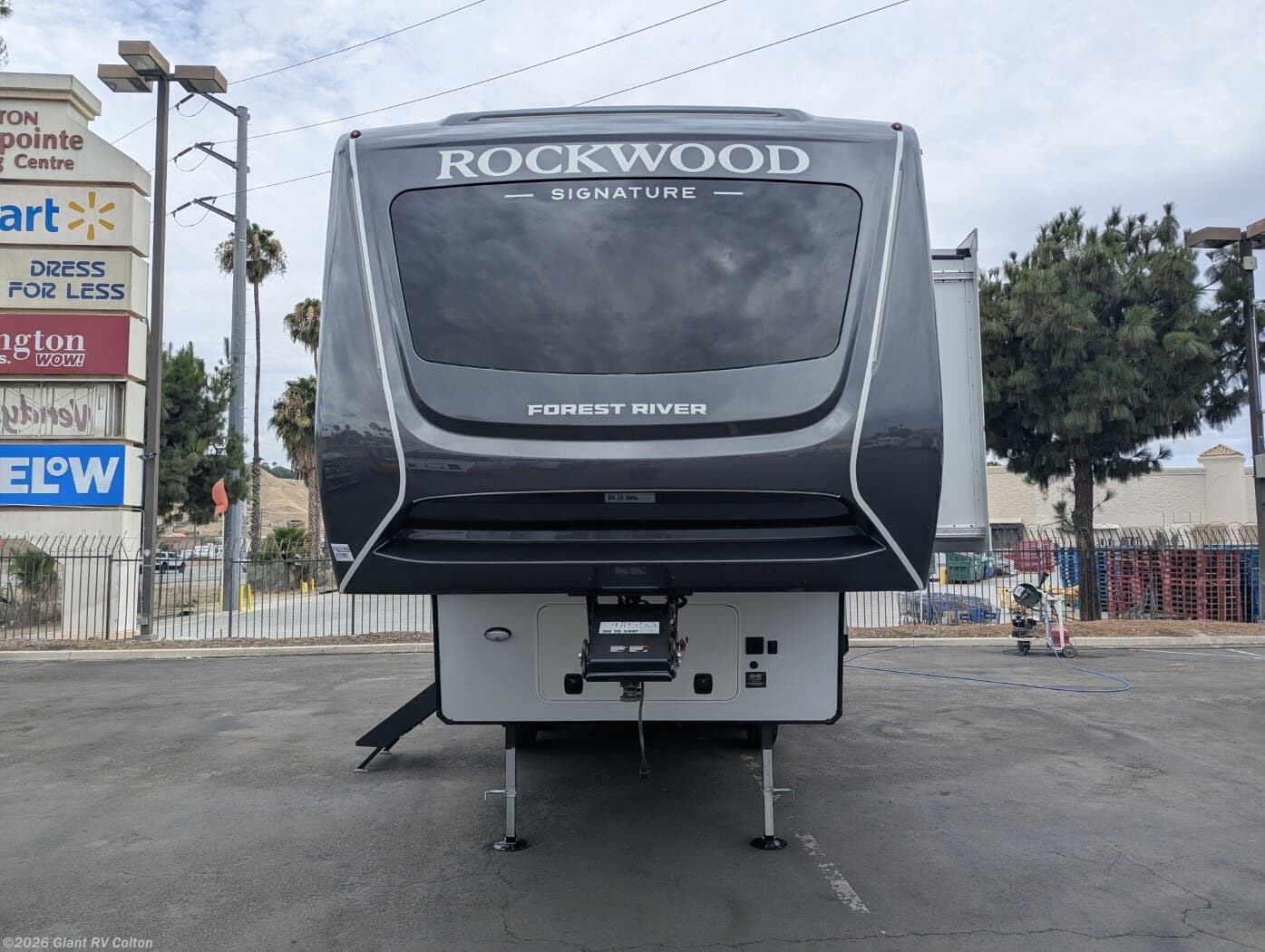 2027 Rockwood Signature 290SFK by Forest River from Giant RV in Colton, California