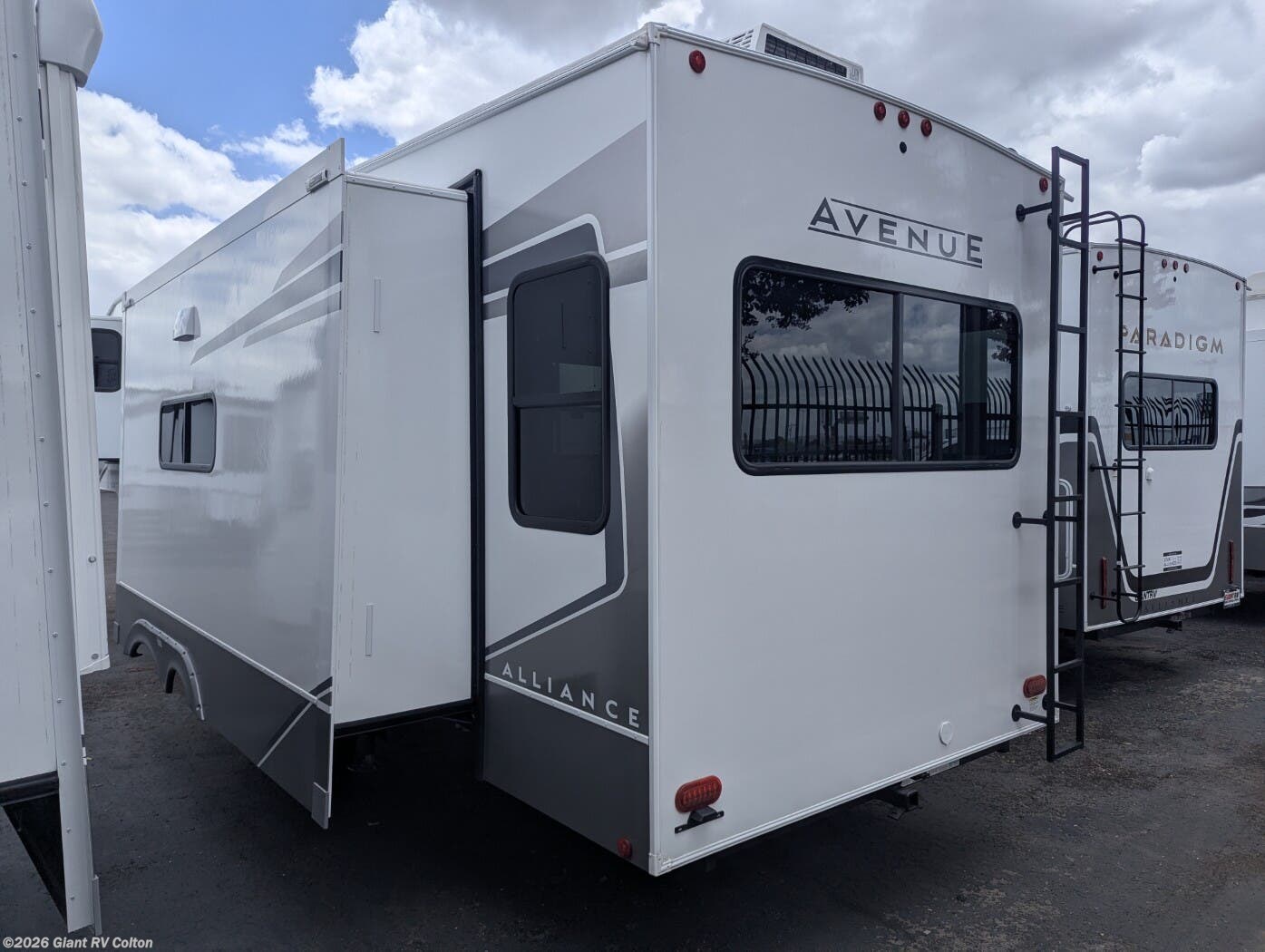 New 2026 Alliance RV Avenue 32RLS available in Colton, California
