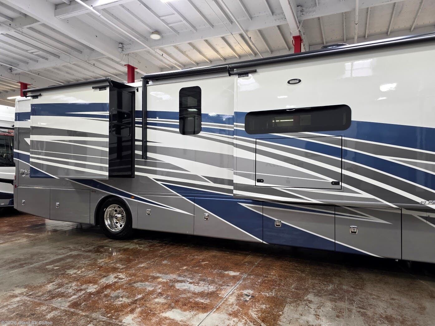 New 2026 Fleetwood Discovery 38N available in Colton, California