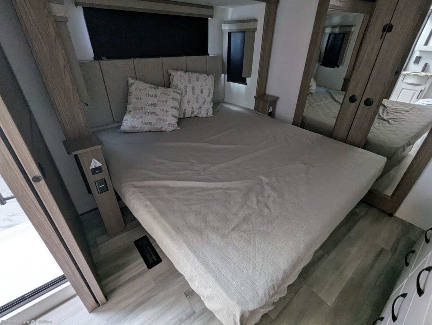 2024 Paradigm 395DS by Alliance RV from Giant RV in Colton, California