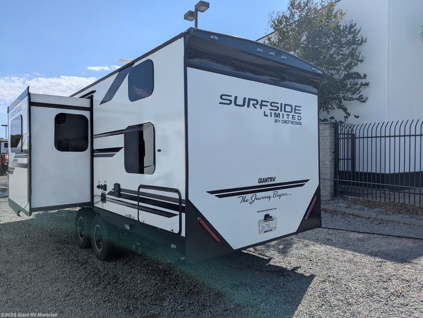 Used 2024 Genesis Supreme Surfside Limited 25BHS available in Montclair, California