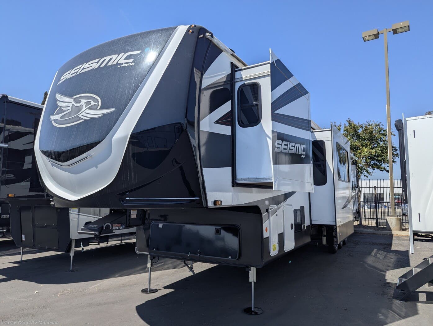 2025 Seismic 399 by Jayco from Giant RV in Montclair, California