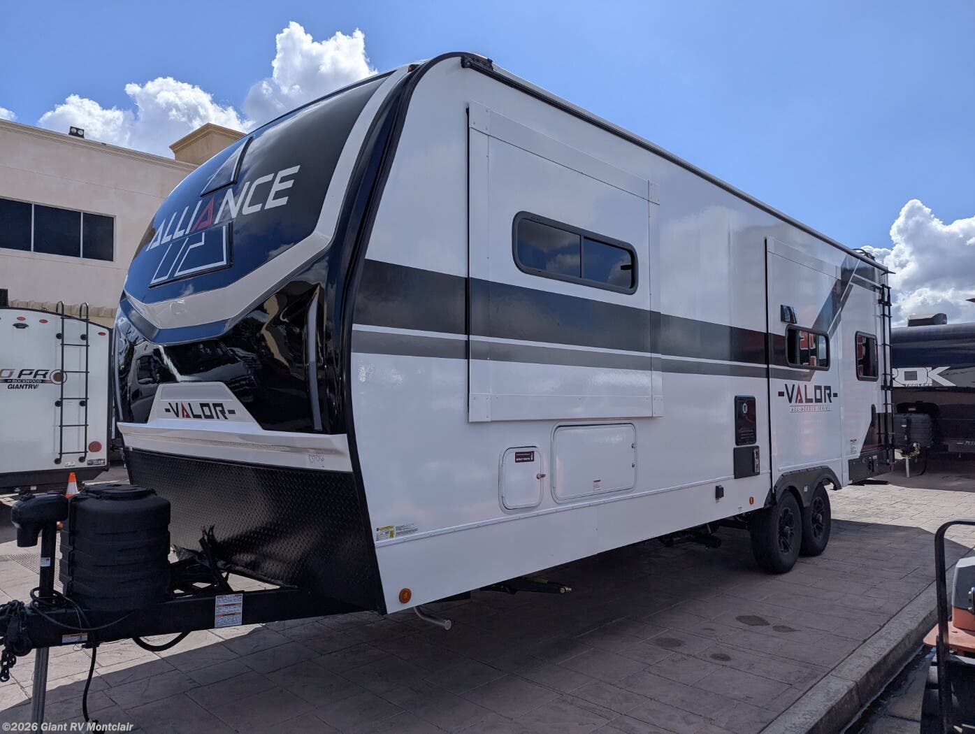 New 2026 Alliance RV Valor All Access 27T14 available in Montclair, California
