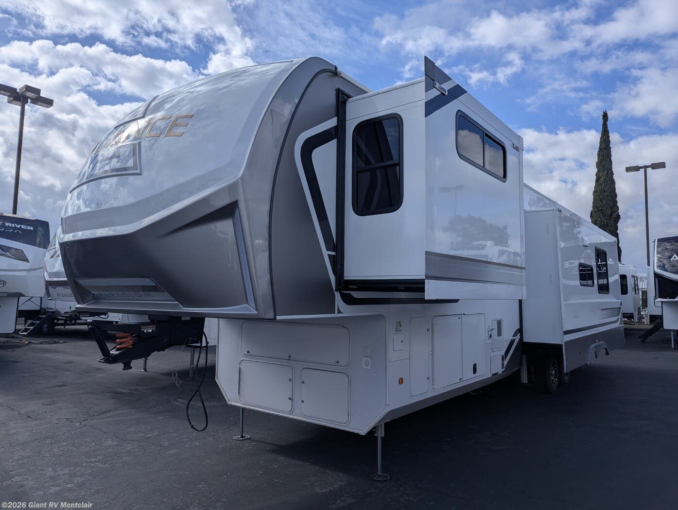 New 2026 Alliance RV Paradigm 388SP available in Montclair, California