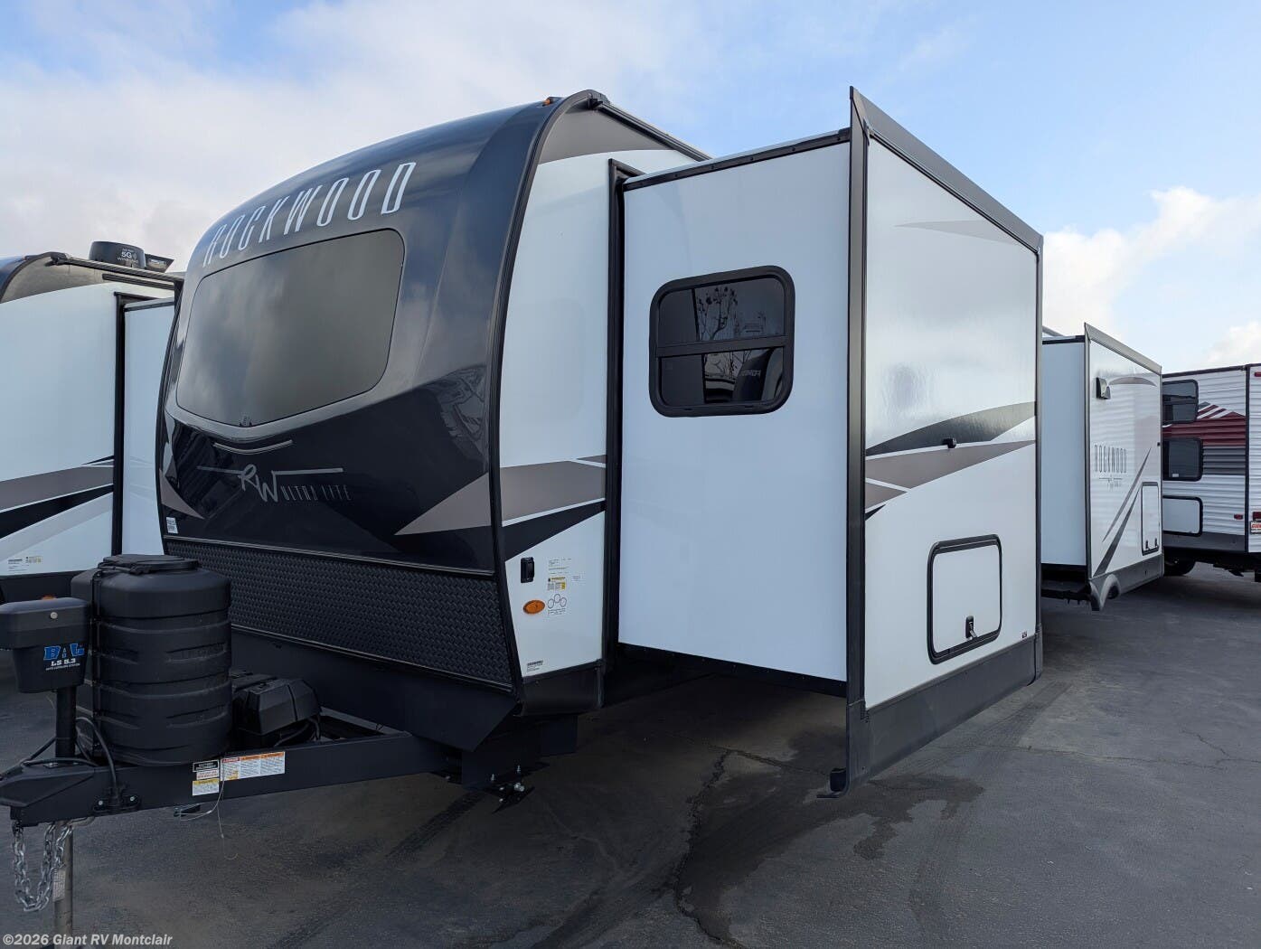 New 2025 Forest River Rockwood Ultra Lite 2906BS available in Montclair, California