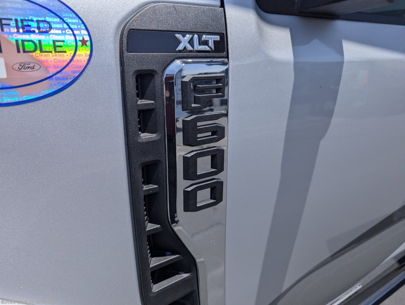 New 2026 Thor Motor Coach Omni Trail L35 available in Montclair, California