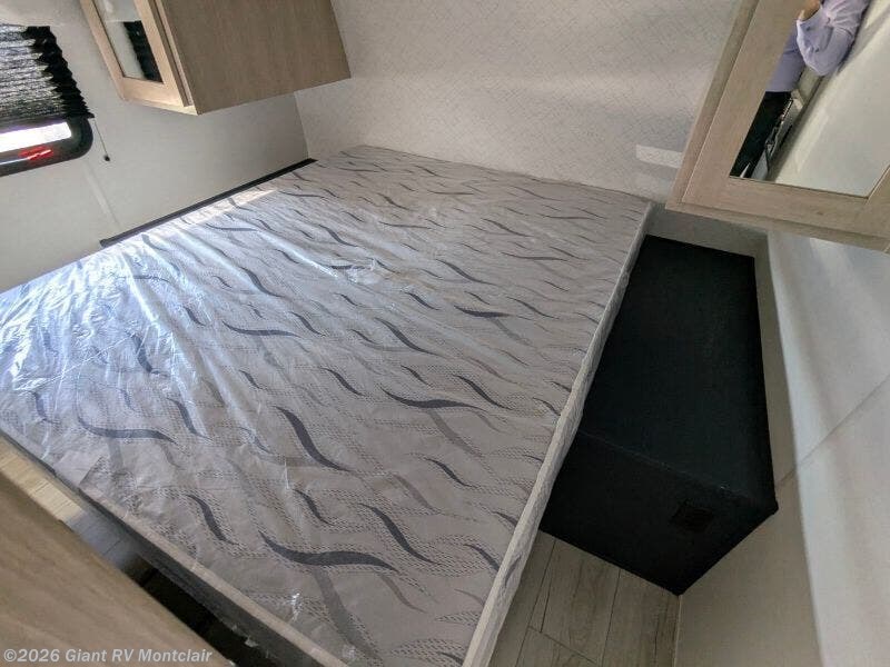 2025 Avenger LE 24BHSLE by Prime Time from Giant RV in Montclair, California