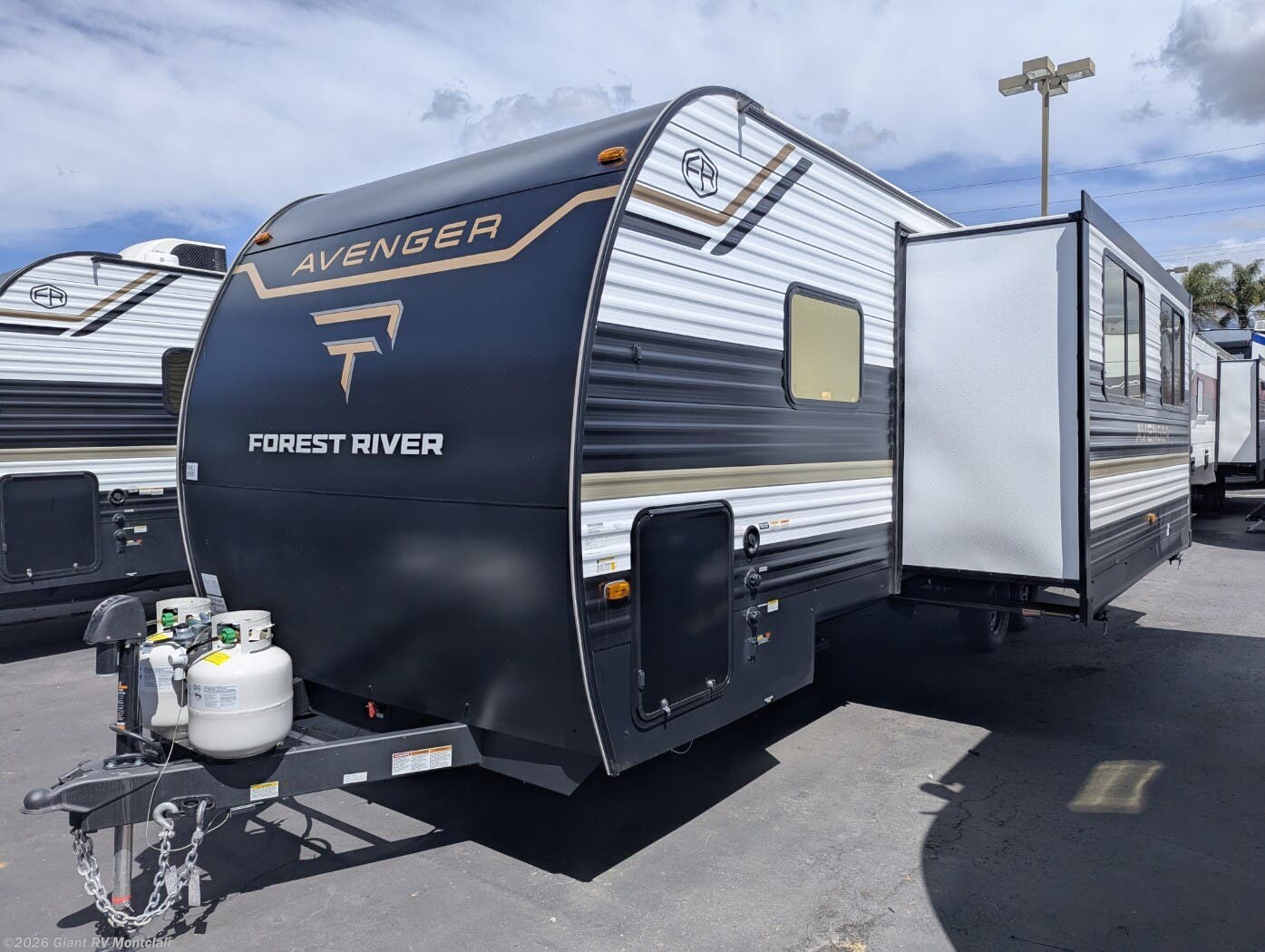 New 2026 Prime Time Avenger 26DBS available in Montclair, California
