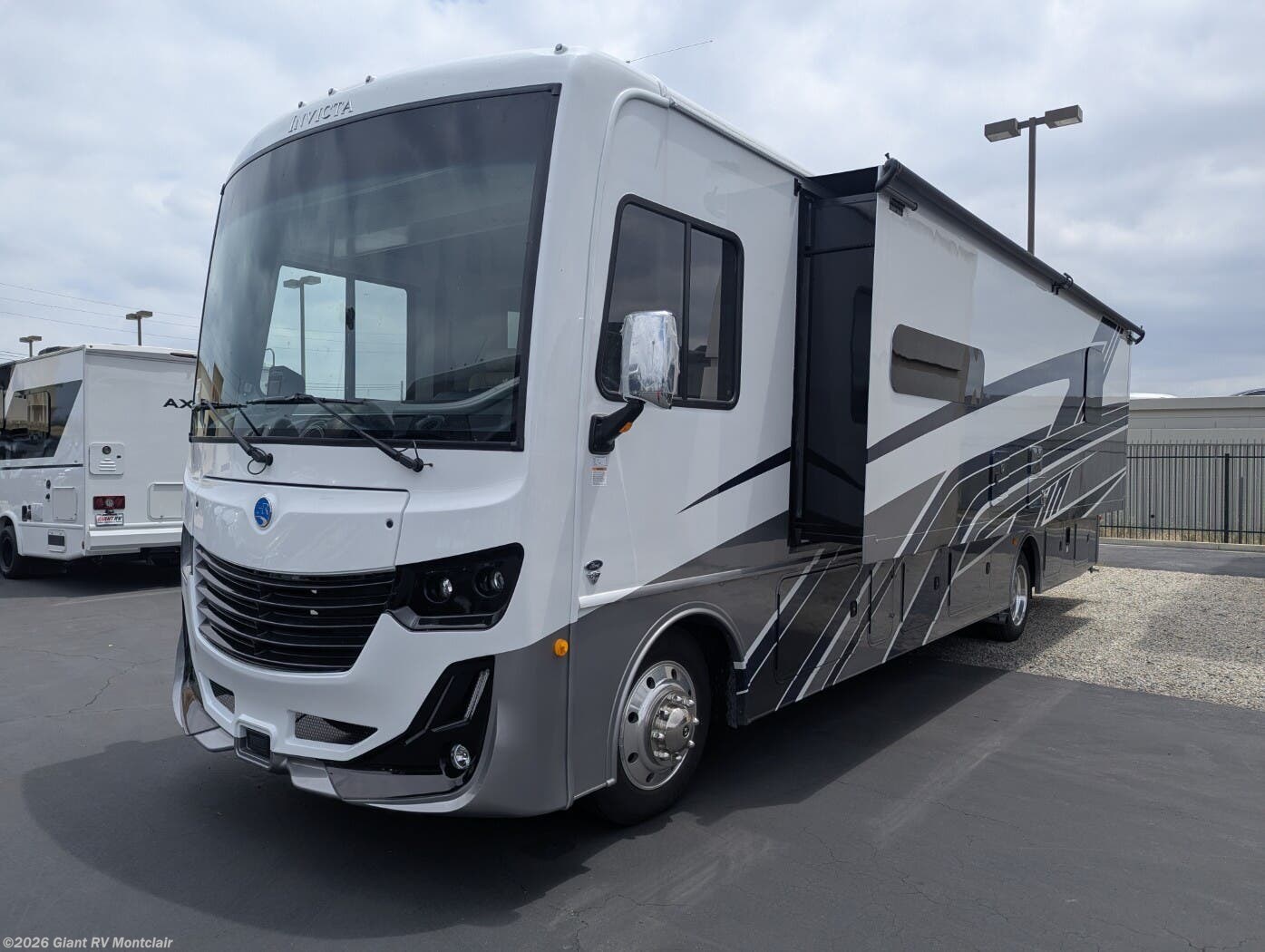 New 2026 Holiday Rambler Invicta 33HB available in Montclair, California
