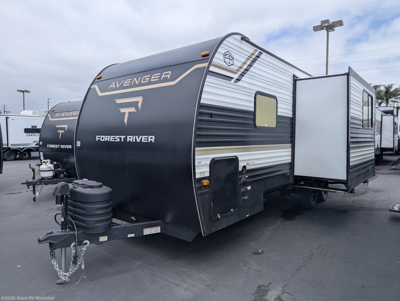 New 2027 Prime Time Avenger 23BHS available in Montclair, California
