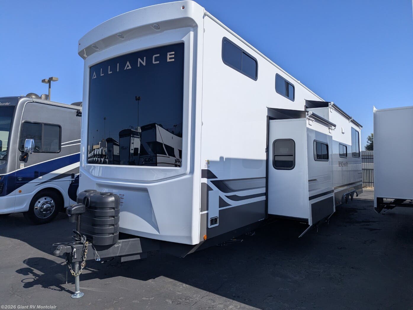 New 2026 Alliance RV Benchmark 44LFT available in Montclair, California