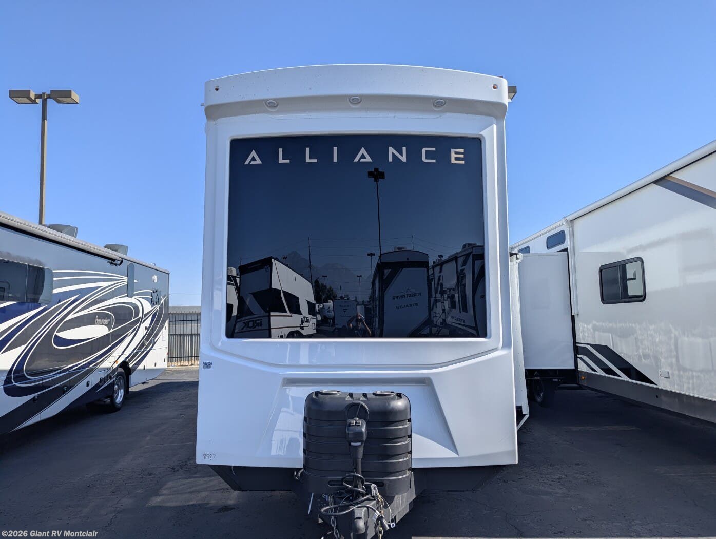 2026 Benchmark 44LFT by Alliance RV from Giant RV in Montclair, California