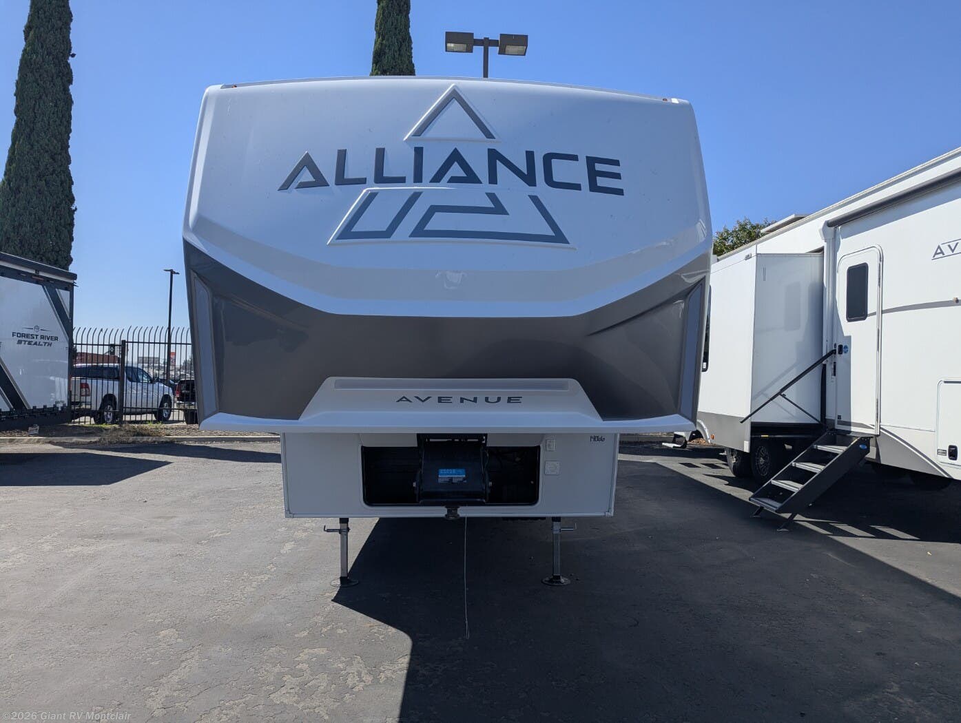 2027 Avenue 32RLS by Alliance RV from Giant RV in Montclair, California