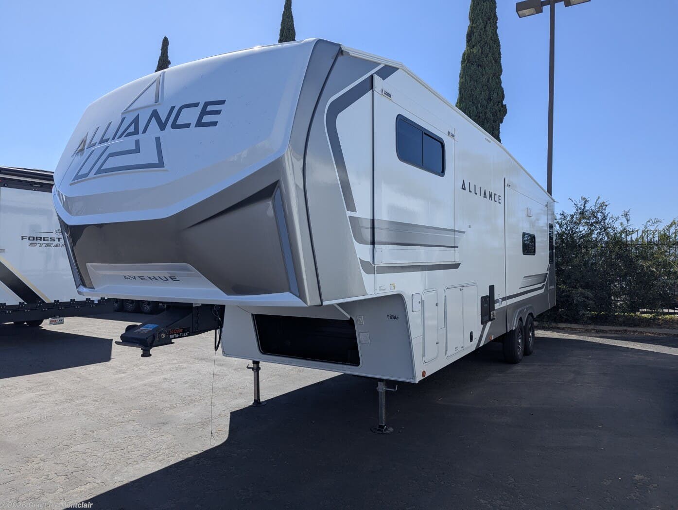 New 2027 Alliance RV Avenue 32RLS available in Montclair, California