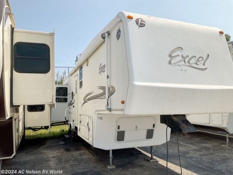 Used 2004 Excel EXCEL 33RSE available in Omaha, Nebraska