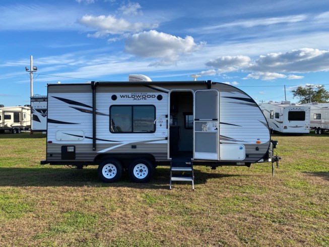 Used 2018 Forest River Wildwood X-Lite 171RBXL available in Milford, Delaware