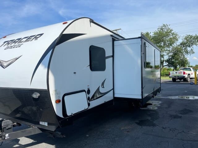 2019 Tracer Breeze 26DBS by Prime Time from Delmarva RV Center in Milford, Delaware