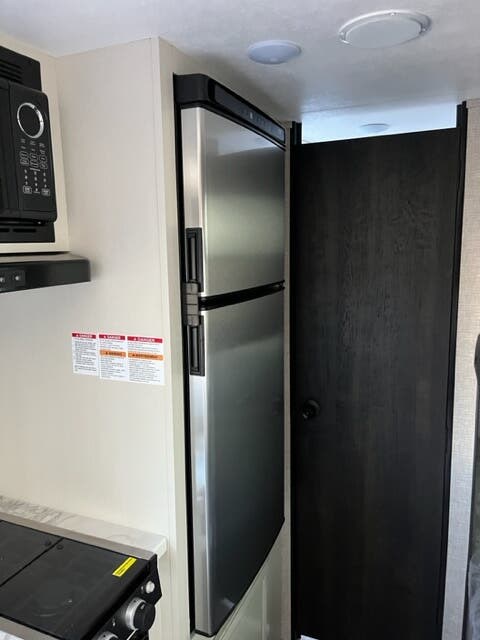 jayco jay flight refrigerator