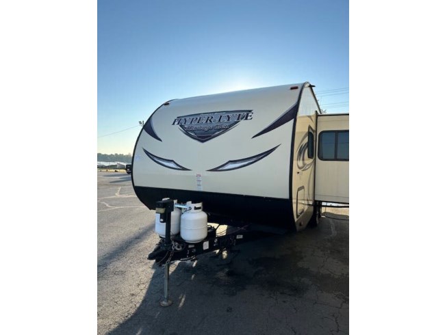 Used 2018 Forest River Wildwood Heritage Glen Hyper-Lyte 24BHHL available in Milford, Delaware