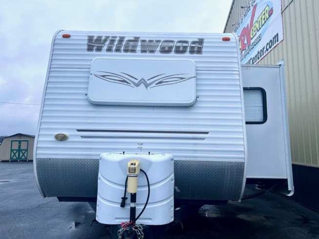 2012 Forest River Wildwood 29FKSS - Used Travel Trailer For Sale by Delmarva RV Center (Milford North) in Milford North, Delaware