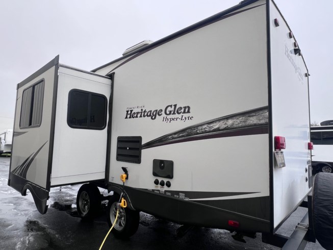 2018 Wildwood Heritage Glen Hyper-Lyte 23RBHL by Forest River from Delmarva RV Center (Milford North) in Milford North, Delaware
