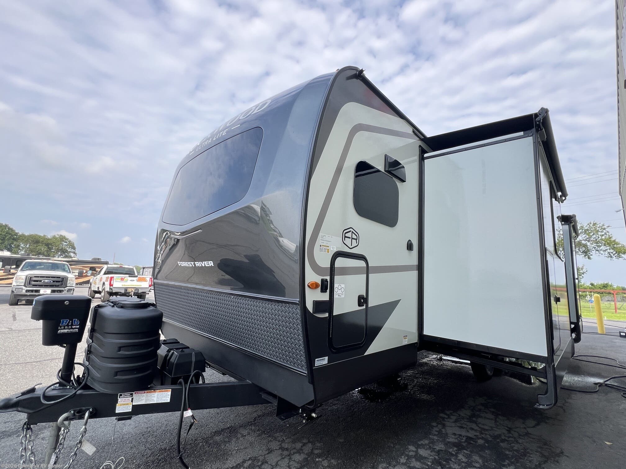 2027 Forest River Rockwood Ultra Lite 2619FK - New Travel Trailer For Sale by Delmarva RV Center in Milford, Delaware features Leveling Jacks, Queen Bed, Booth Dinette, Roof Vents, Smoke Detector