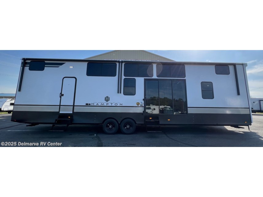 New 2025 CrossRoads Hampton HP390PVL available in Milford, Delaware