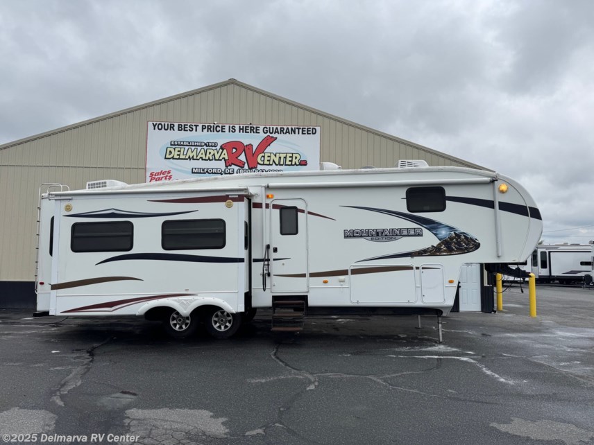 Used 2010 Keystone Montana Mountaineer 324RLQ available in Milford, Delaware