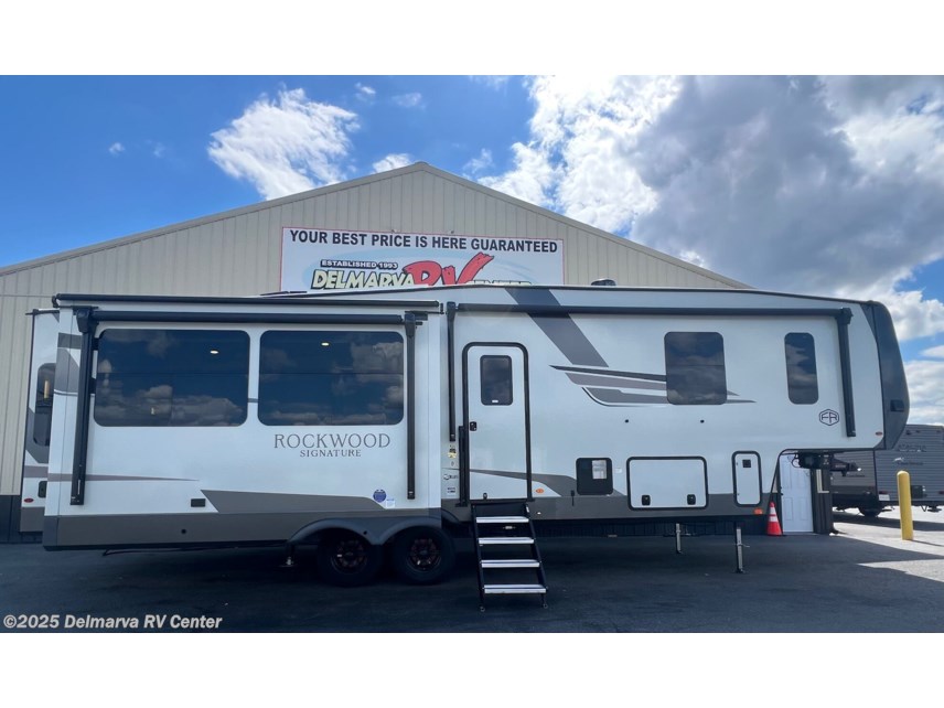 New 2025 Forest River Rockwood Signature R361RLS available in Milford, Delaware