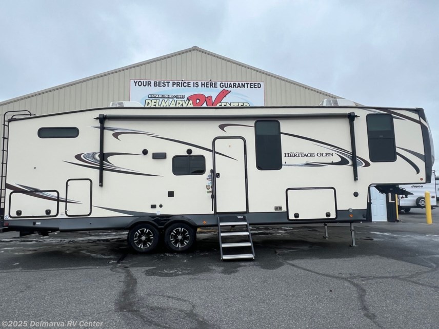 Used 2021 Forest River Wildwood Heritage Glen 295BH available in Milford, Delaware