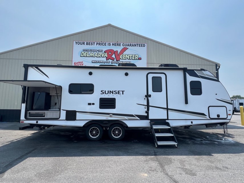 Used 2024 CrossRoads Sunset Trail Super Lite SS253RB available in Milford North, Delaware