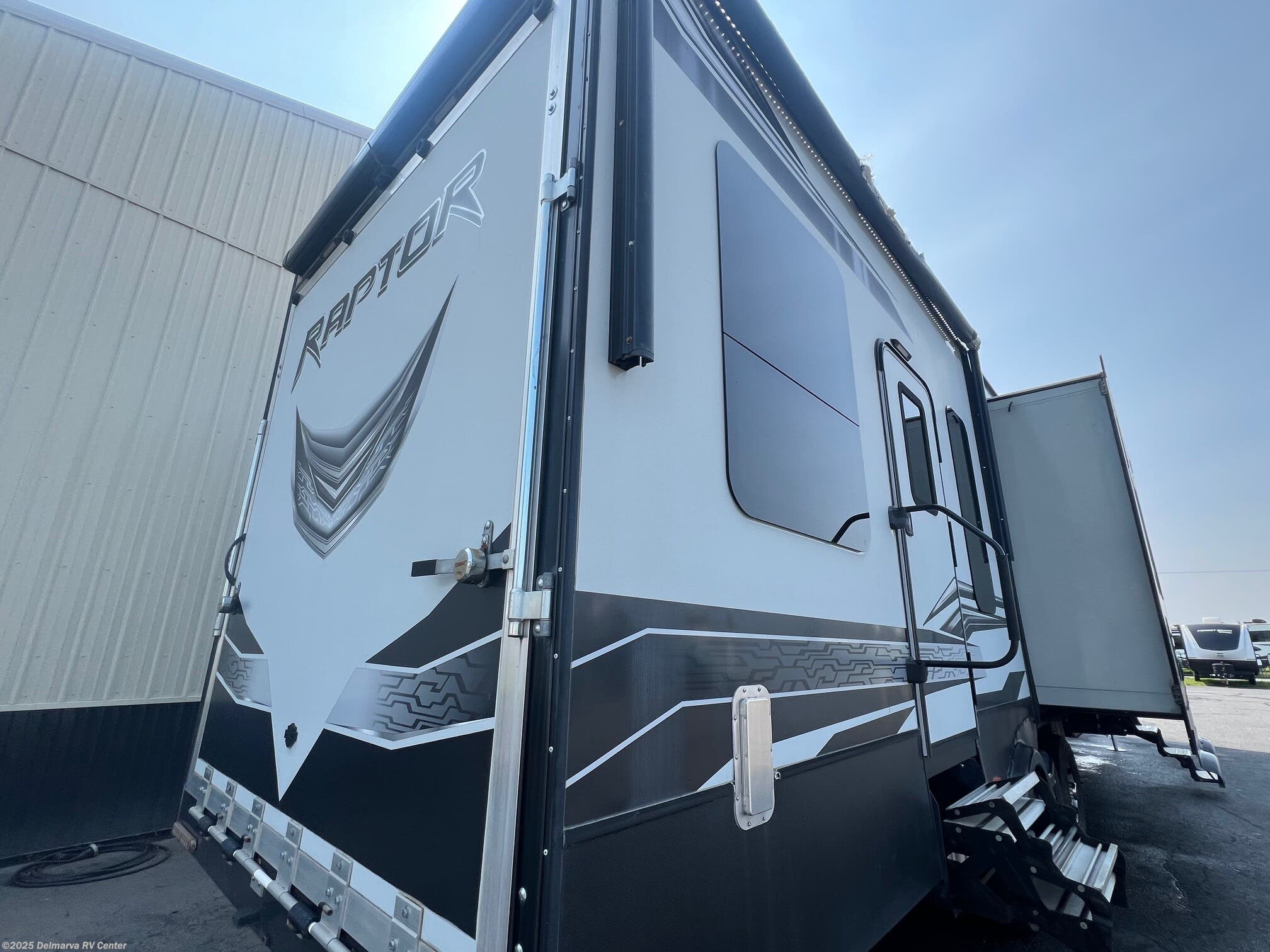 2017 Raptor 425TS by Keystone from Delmarva RV Center (Milford North) in Milford North, Delaware