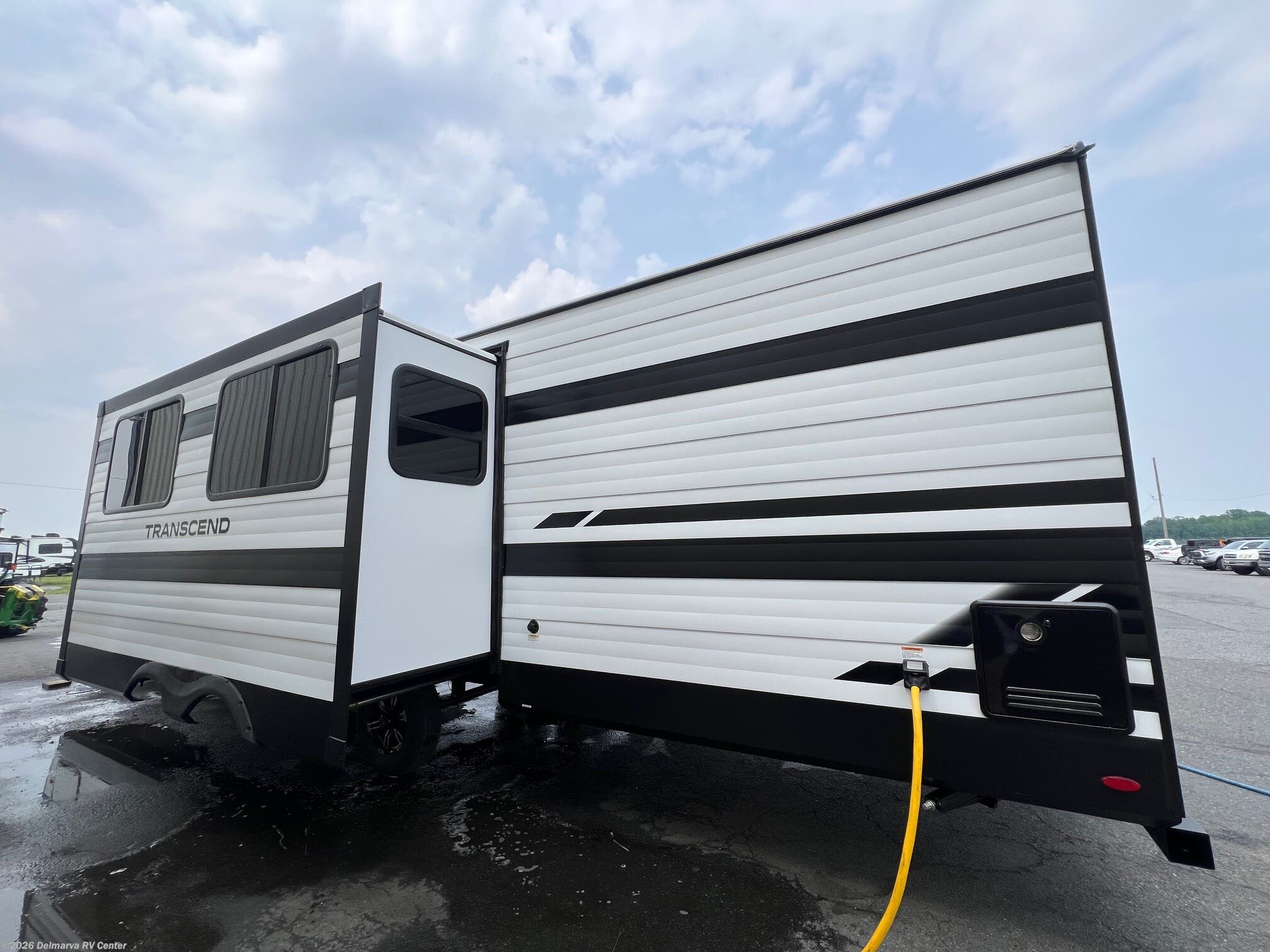2026 Grand Design Transcend 305BHT - New Travel Trailer For Sale by Delmarva RV Center in Milford, Delaware