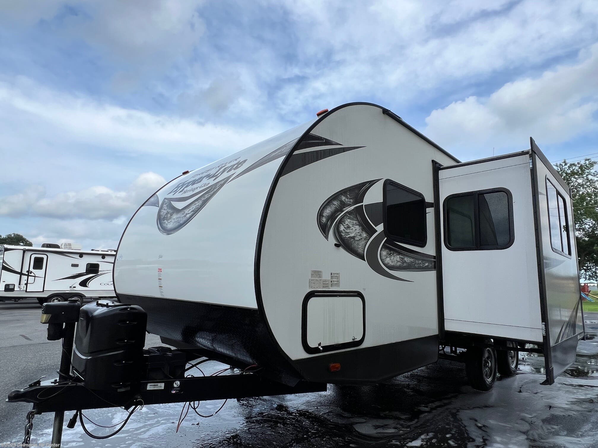2018 Wildwood Heritage Glen Hyper-Lyte 24BHHL by Forest River from Delmarva RV Center in Milford, Delaware