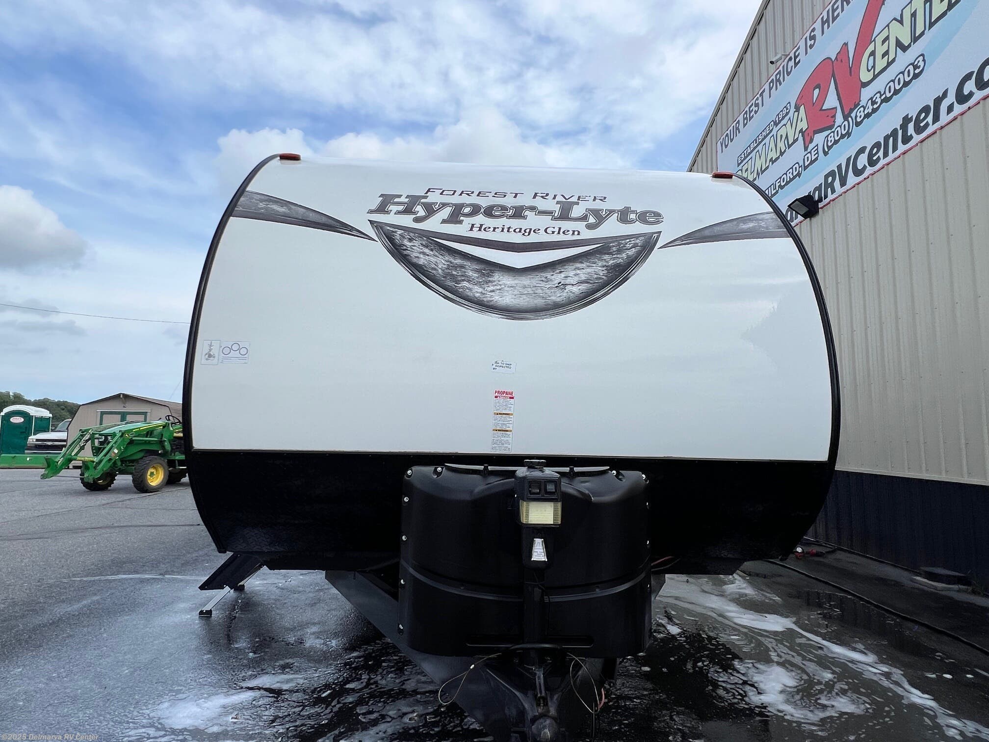 Used 2018 Forest River Wildwood Heritage Glen Hyper-Lyte 24BHHL available in Milford, Delaware