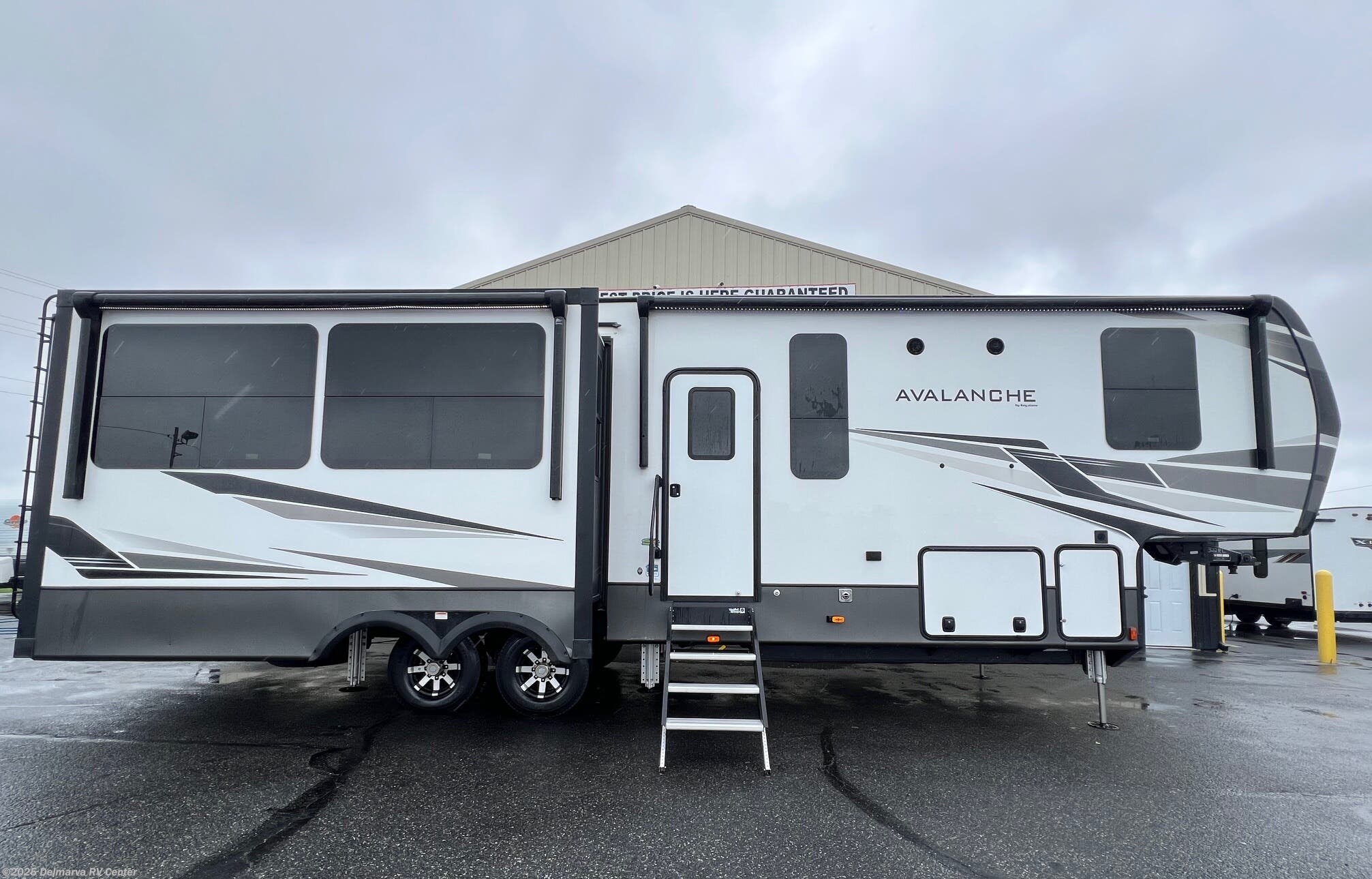 2021 Keystone Avalanche 322RL