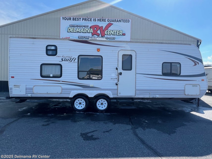 Used 2011 Jayco Jay Flight Swift 264BH available in Milford, Delaware