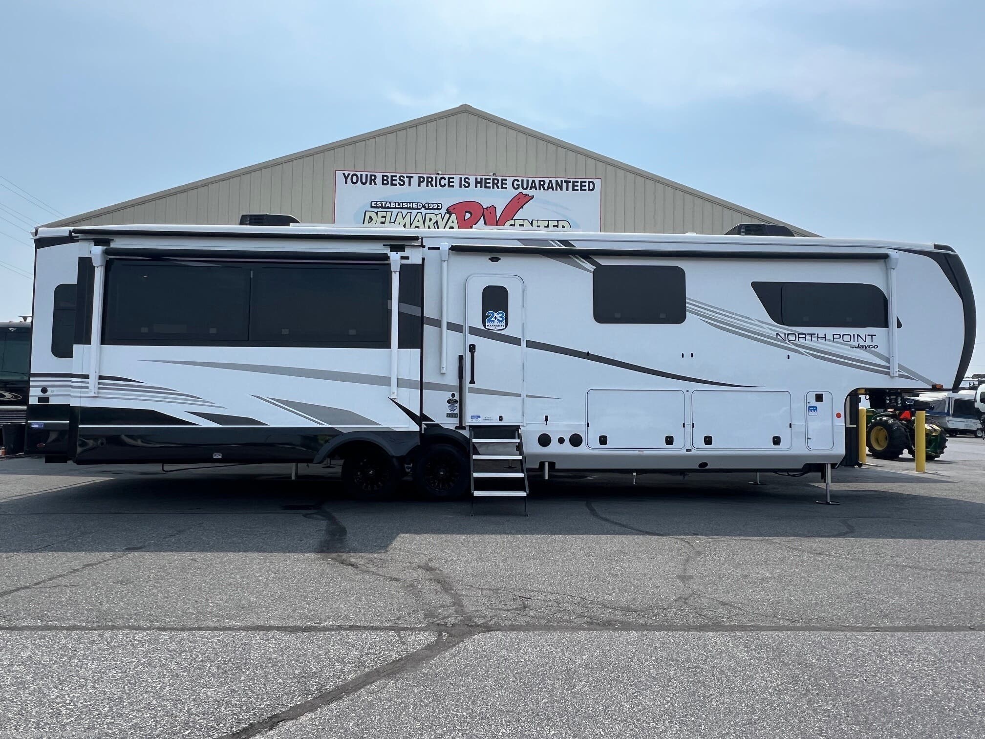 2026 Jayco North Point 377RLBH