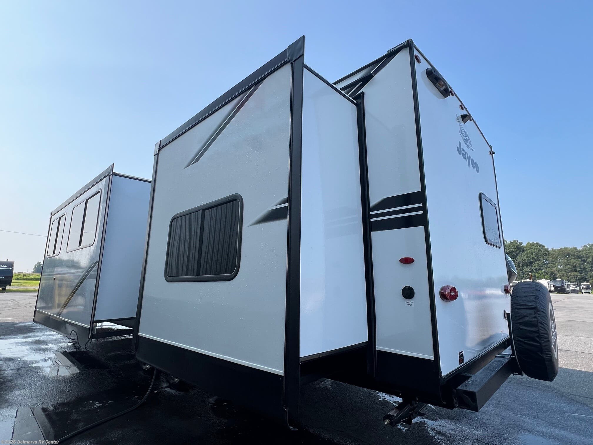 2026 Jayco Jay Flight 321BDS - New Travel Trailer For Sale by Delmarva RV Center in Milford, Delaware