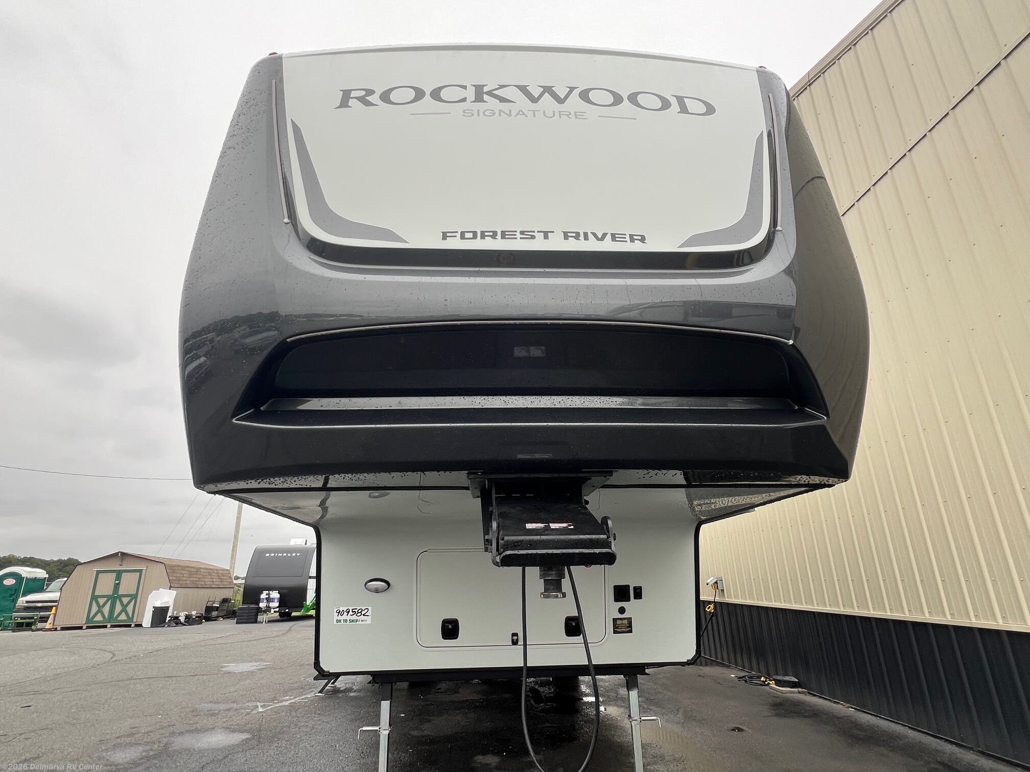 2026 Forest River Rockwood 401SFB - New Fifth Wheel For Sale by Delmarva RV Center in Milford, Delaware