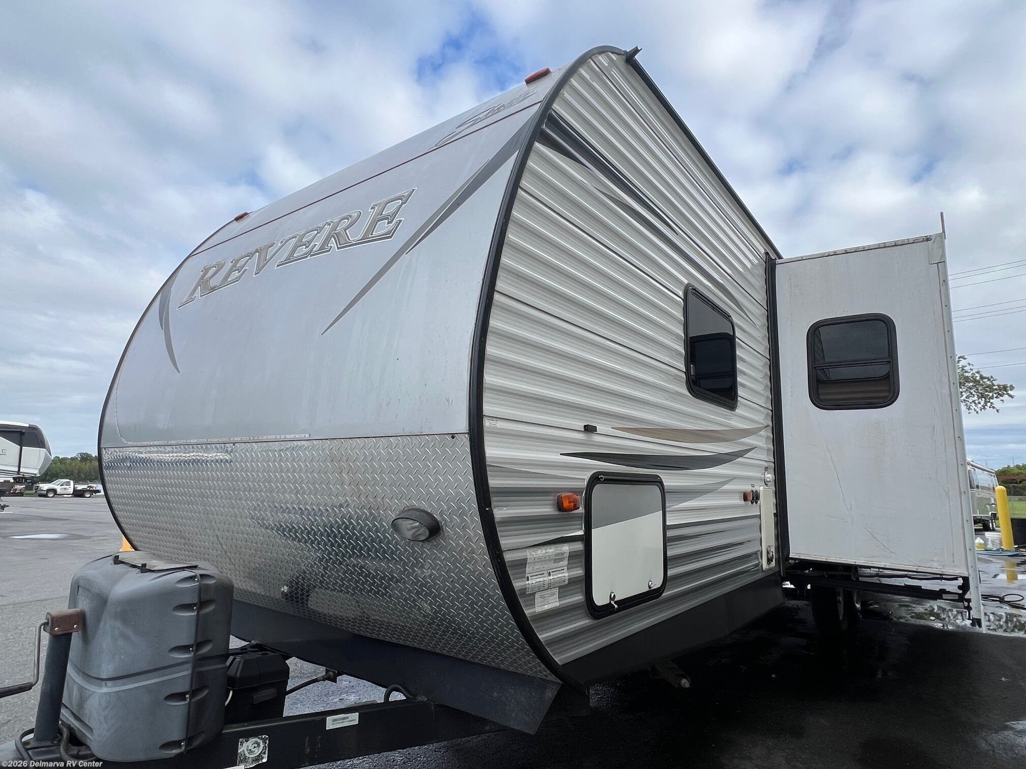 2015 Shasta Revere 32DS - Used Travel Trailer For Sale by Delmarva RV Center (Milford North) in Milford North, Delaware